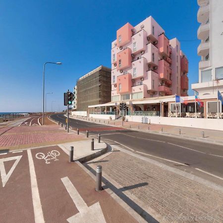 Mackenzie Beach Hotel Ларнака Екстер'єр фото