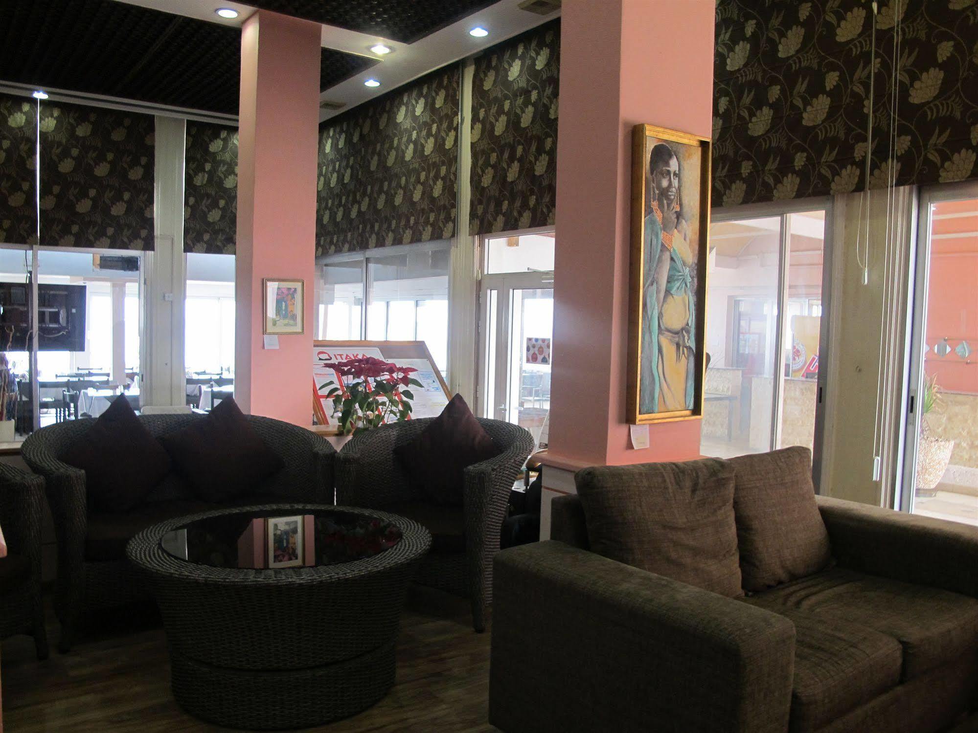 Mackenzie Beach Hotel Ларнака Екстер'єр фото