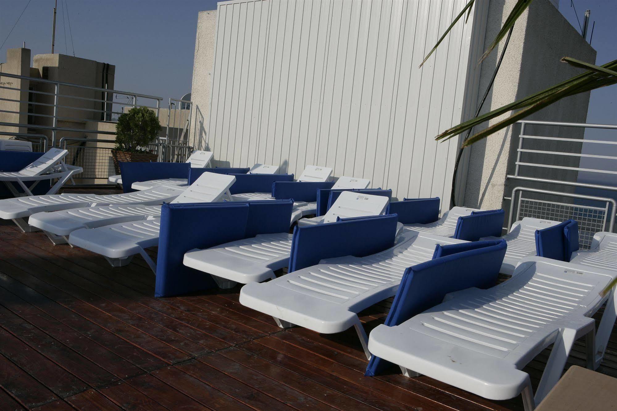 Mackenzie Beach Hotel Ларнака Зручності фото