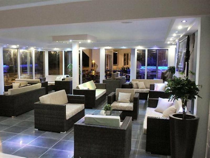 Mackenzie Beach Hotel Ларнака Екстер'єр фото