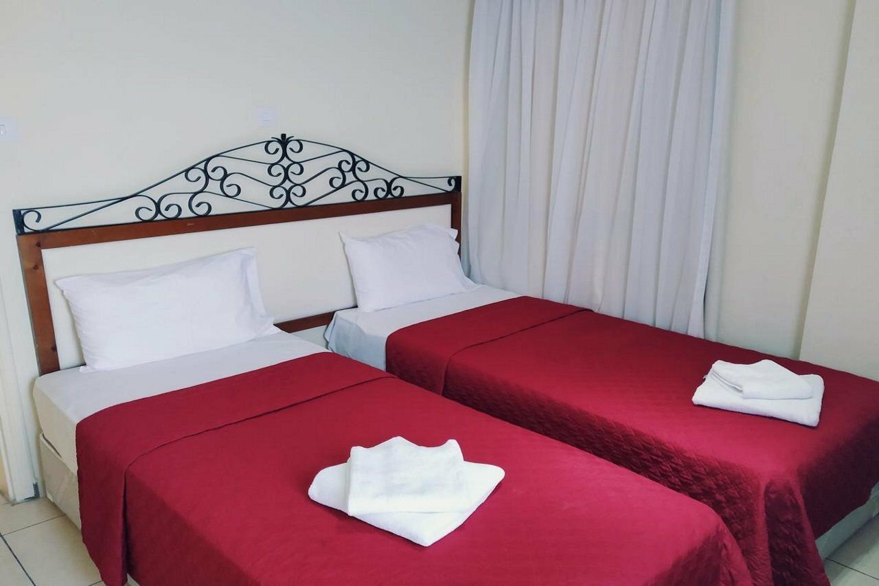 Mackenzie Beach Hotel Ларнака Екстер'єр фото